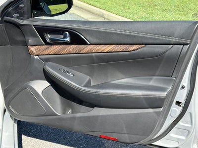 2017 Nissan Maxima Platinum
