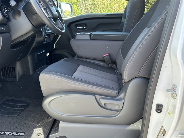 2024 Nissan Titan SV