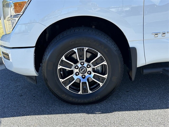 2024 Nissan Titan SV