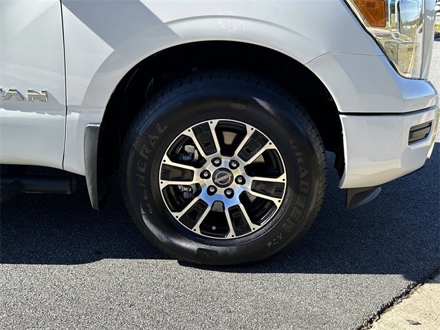 2024 Nissan Titan SV