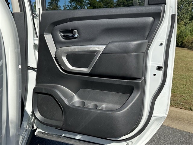 2024 Nissan Titan SV