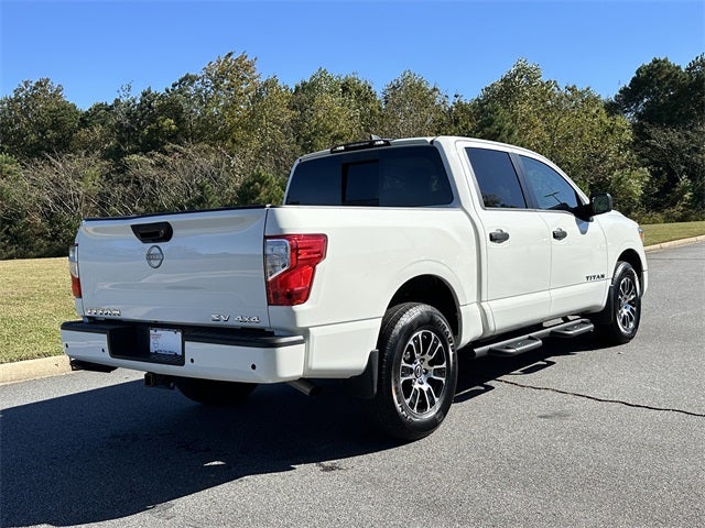 2024 Nissan Titan SV