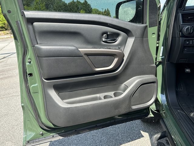 2024 Nissan Titan SV