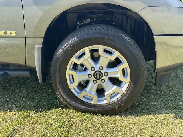 2024 Nissan Titan XD SV