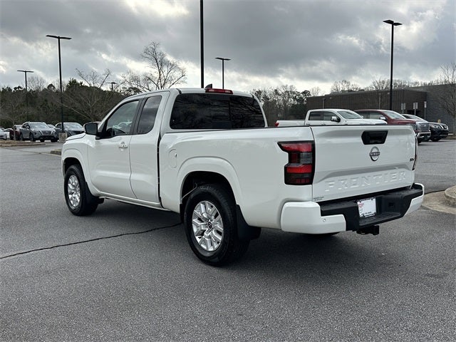 2024 Nissan Frontier SV