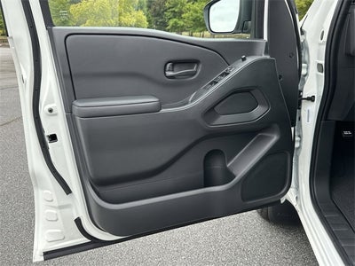 2026 Nissan Frontier SV Dark Armor