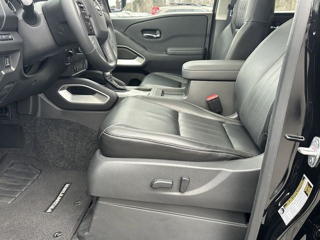 2024 Nissan Frontier SL