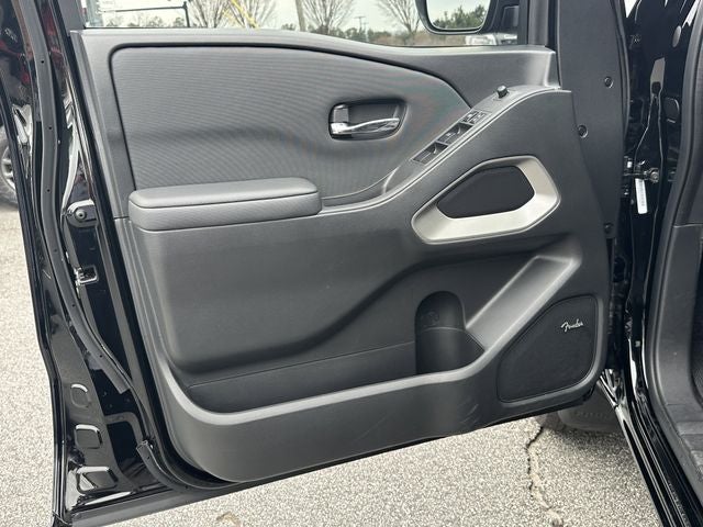 2024 Nissan Frontier SL