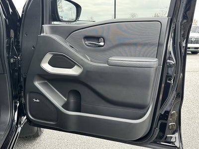 2024 Nissan Frontier SL