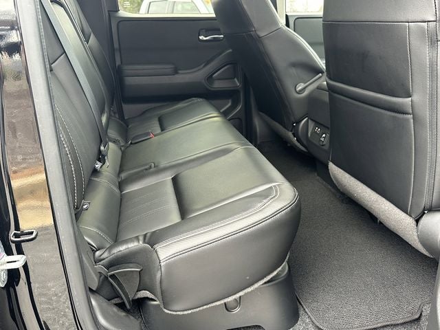 2024 Nissan Frontier SL