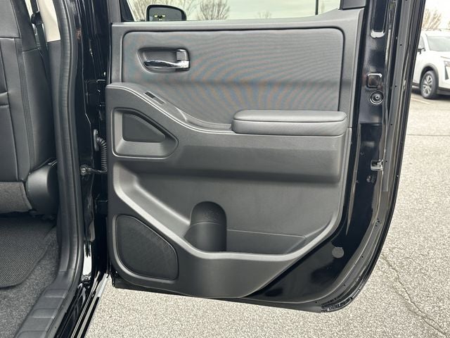 2024 Nissan Frontier SL