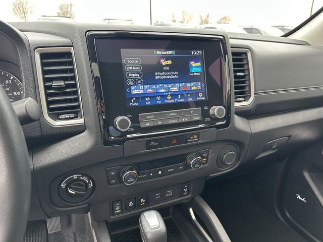 2024 Nissan Frontier SL