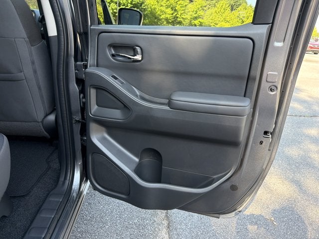 2027 Nissan Frontier SV