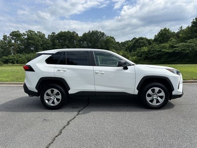 2022 Toyota RAV4 LE
