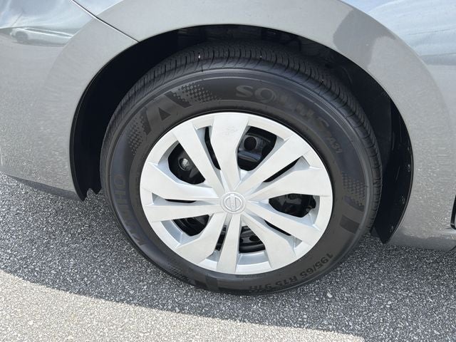 2025 Nissan Versa 1.6 S Manual