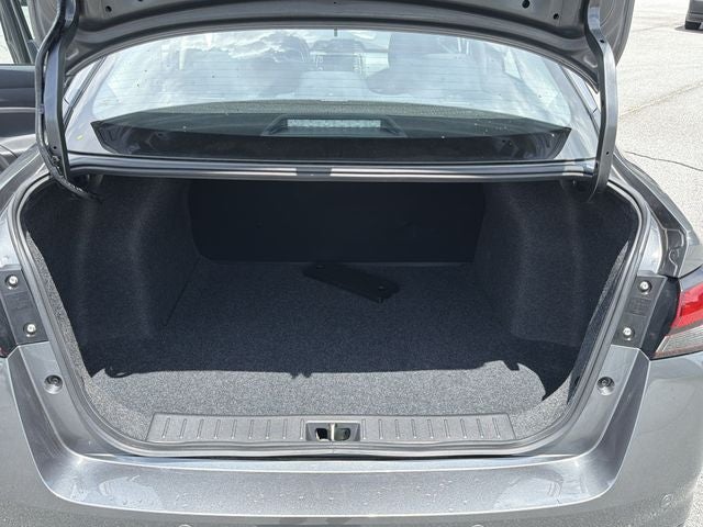 2025 Nissan Versa 1.6 S Manual