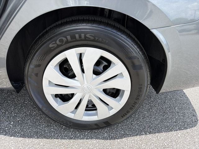 2025 Nissan Versa 1.6 S Manual