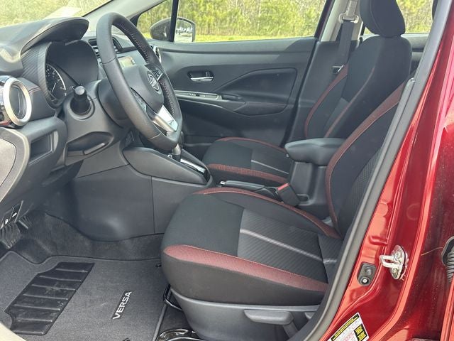 2025 Nissan Versa 1.6 SR
