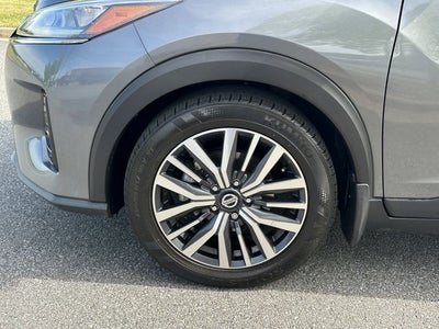 2021 Nissan Kicks SR