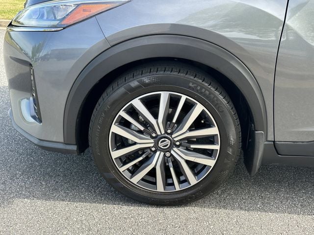 2021 Nissan Kicks SR