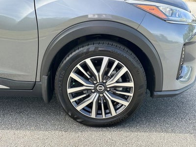 2021 Nissan Kicks SR