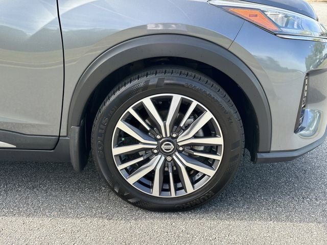 2021 Nissan Kicks SR