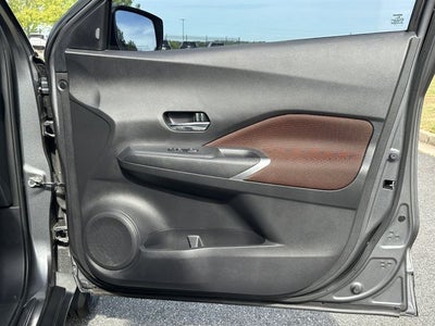 2021 Nissan Kicks SR