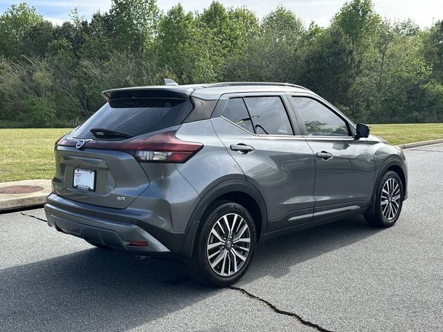 2021 Nissan Kicks SR