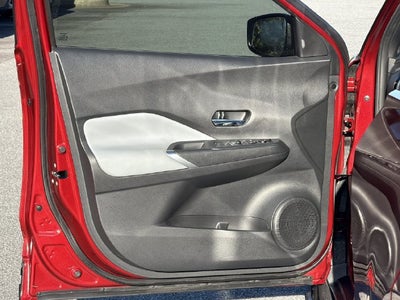 2022 Nissan Kicks SR
