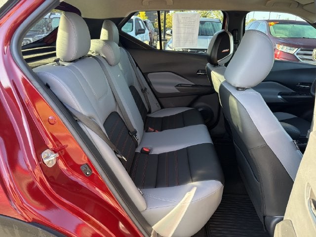 2022 Nissan Kicks SR