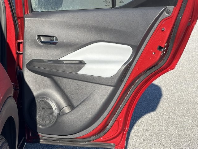 2022 Nissan Kicks SR