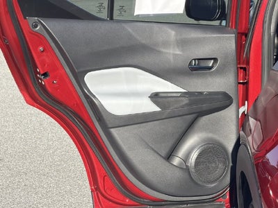 2022 Nissan Kicks SR