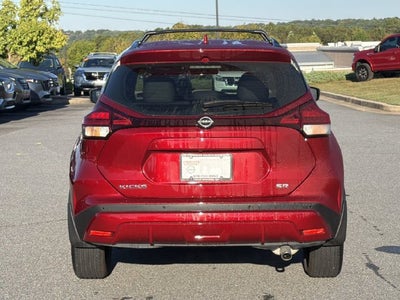 2022 Nissan Kicks SR