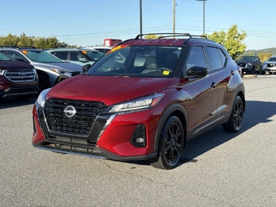 2022 Nissan Kicks SR