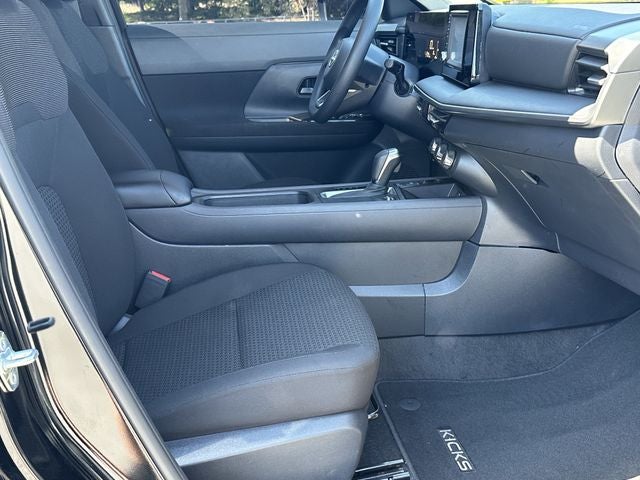 2025 Nissan Kicks S