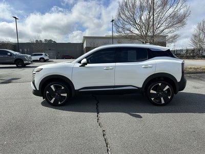 2025 Nissan Kicks SR