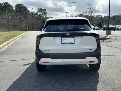 2025 Nissan Kicks SR