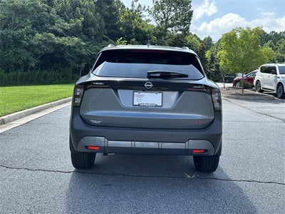 2025 Nissan Kicks SR