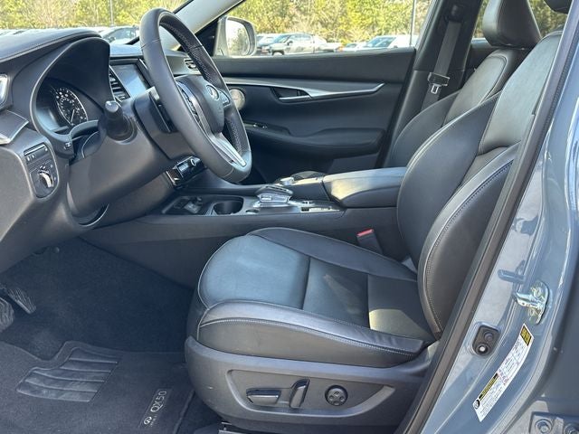 2023 INFINITI QX50 LUXE