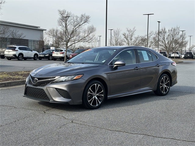 2020 Toyota Camry SE