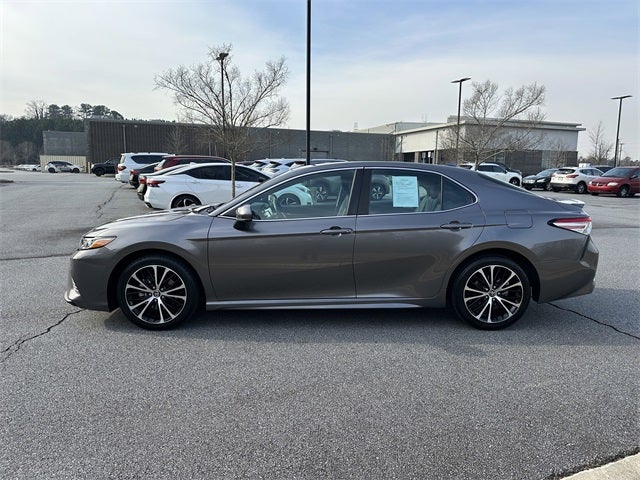 2020 Toyota Camry SE