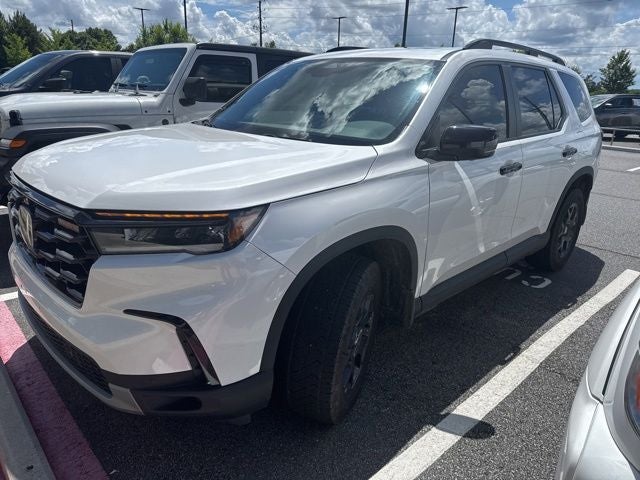 2025 Honda Pilot TrailSport AWD's photo