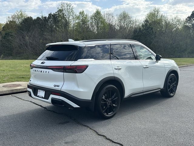 2025 INFINITI QX60 LUXE