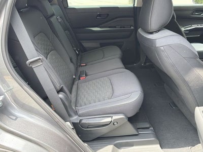 2024 Nissan Pathfinder S