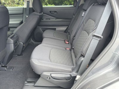 2024 Nissan Pathfinder S