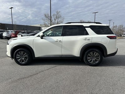 2024 Nissan Pathfinder SV