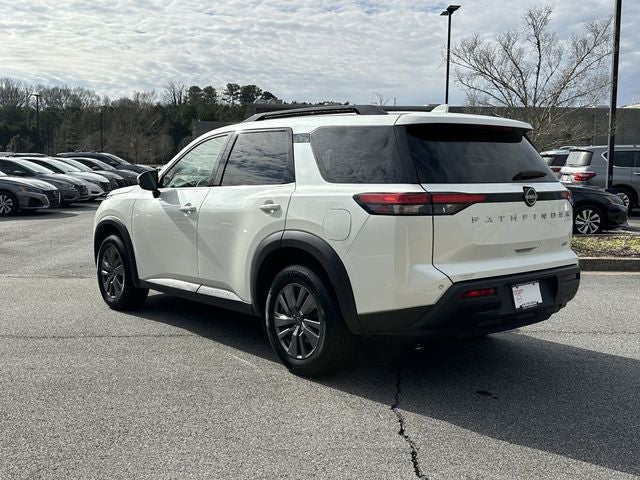 2024 Nissan Pathfinder SV