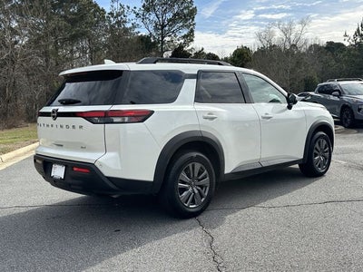 2024 Nissan Pathfinder SV