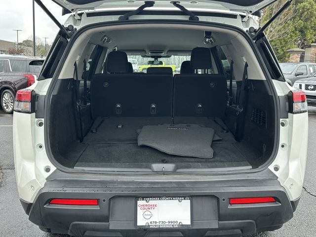 2024 Nissan Pathfinder SV