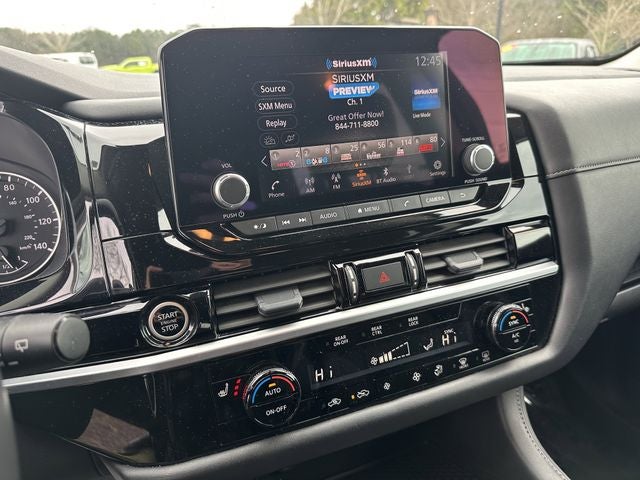 2024 Nissan Pathfinder SV